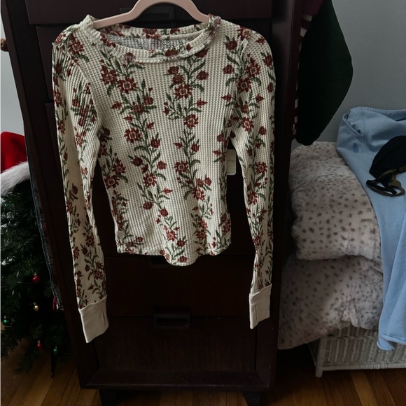 We the Free Pretty Little Thermal Long Sleeve small NWT - Picture 2 of 4